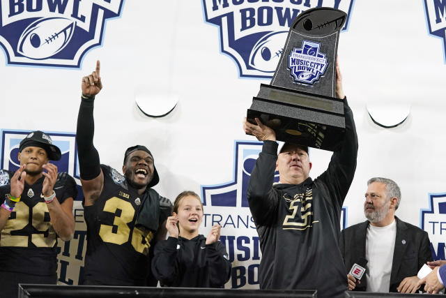 Bowl season: College football's winners & losers