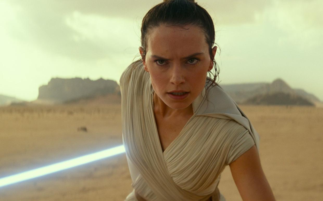 Nach dem Abschluss der letzten Trilogie mit "Star Wars: Der Aufstieg Skywalkers" (2019) sollte Daisy Ridley 2025 als Rey zurückkehren. Nun hat Disney den Kinostart der noch unbetitelten "Episode 10" auf Mai 2026 verschoben. (Bild: Walt Disney)