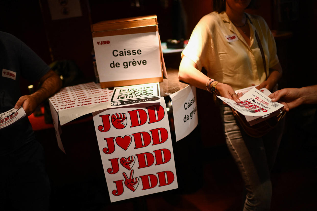 Caisse de grève des journalistes du JDD photographiée lors d’une soirée de soutien le 27 juin (illustration)