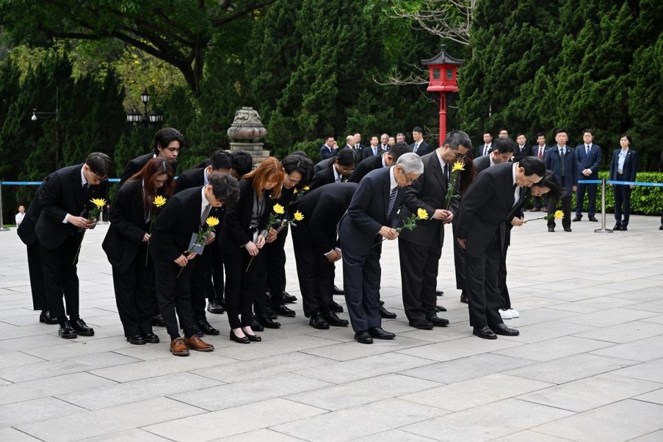 前總統馬英九今（3）日上午參訪黃花崗七十二烈士墓園。   圖：馬英九基金會提供