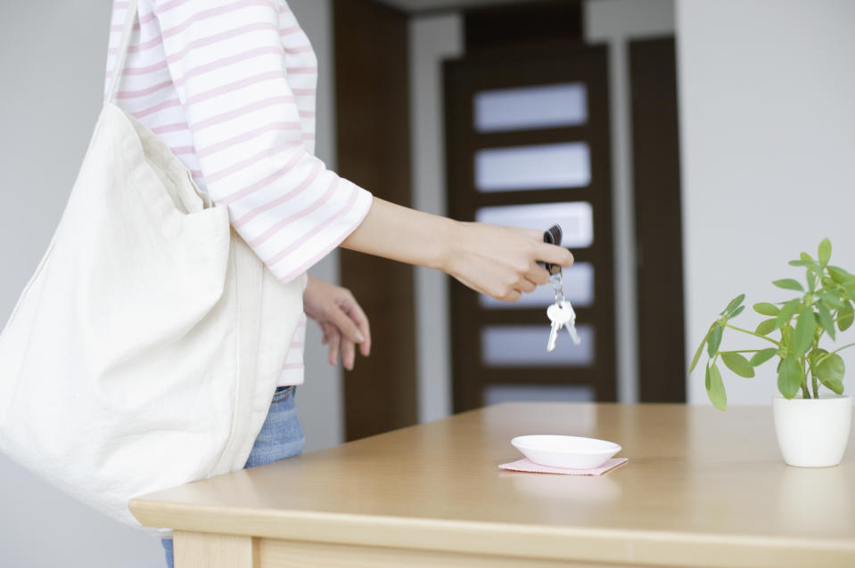 有網友猶豫「該給婆婆家裡的鑰匙嗎？」掀起討論。（示意圖／Getty Images）