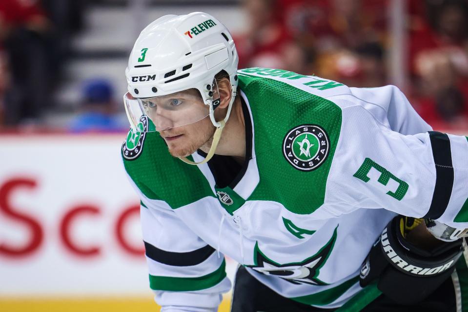 Defenseman John Klingberg signed a one-year deal with the Ducks.