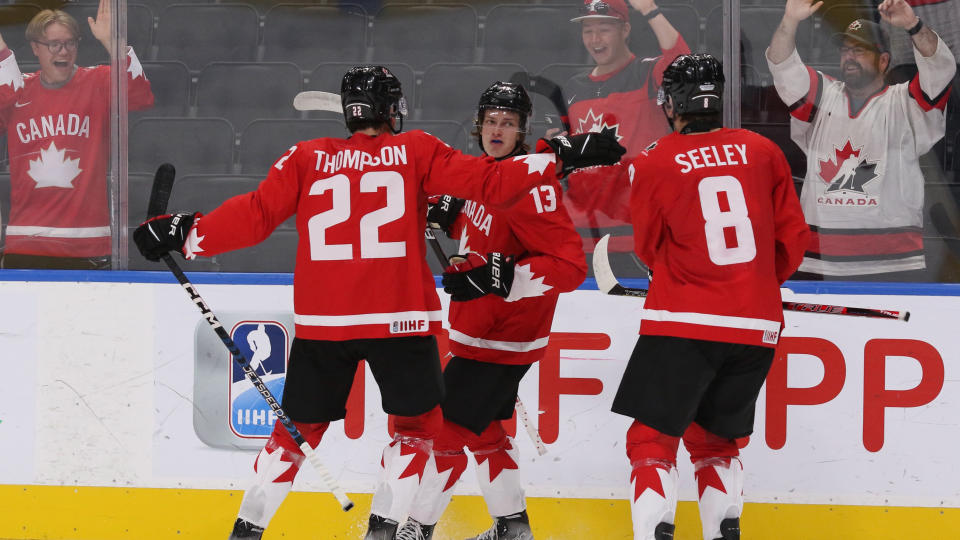 Canada's dominant play at the 2022 world juniors continued versus the Czechs on Friday. (Getty)
