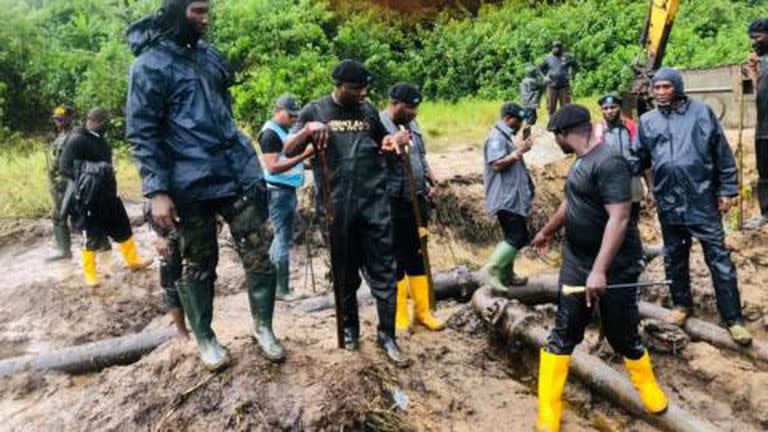 Los contratistas de seguridad privada llevaron al personal de seguridad de Nigeria a la escena del enorme robo de petróleo.