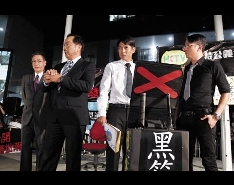  早前政總門外，上演這齣港版《半澤直樹》，角色入型入格，想不到竟是陸駿光入行多年的耀眼代表作。