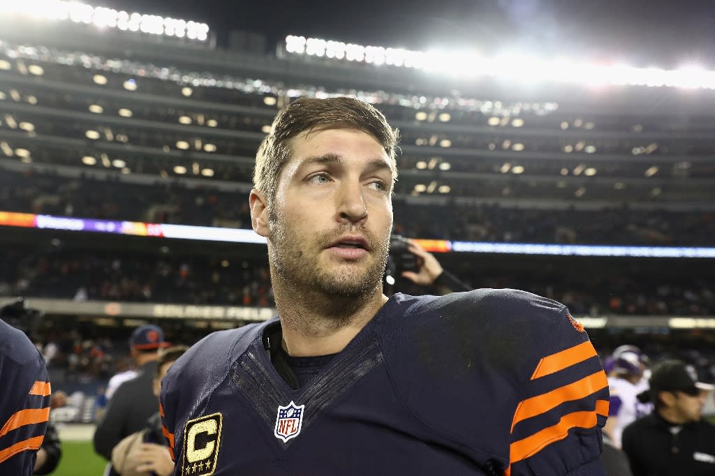 Twitter had jokes about Jay Cutler signing with Miami Dolphins