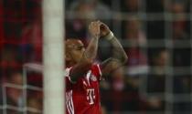 Football Soccer - Bayern Munich v Borussia Moenchengladbach - German Bundesliga - Allianz -Arena, Munich, Germany - 22/10/16 - Bayern Munich's Arturo Vidal celebrates his goal against Borussia Moenchengladbach REUTERS/Michael Dalder