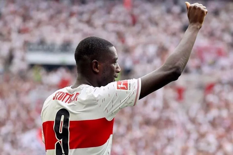 Serhou Guirassy acumula 25 goles en la Bundesliga de Alemania y persigue a Harry Kane