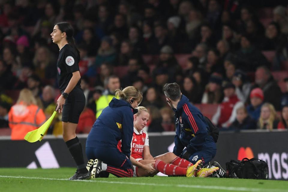 Mead suffered her ACL injury during the closing stages of Arsenal’s defeat to Man United (Getty Images)