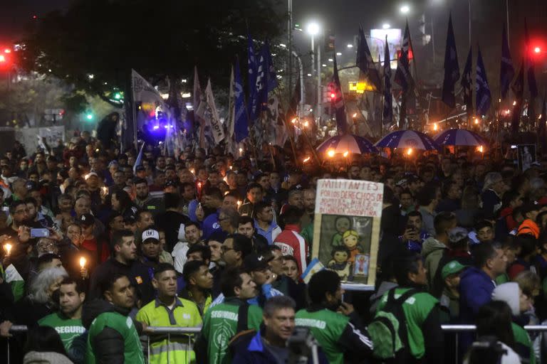 Marcha de Antorchas en conmemoración de 70° aniversario del fallecimiento de Eva  Perón