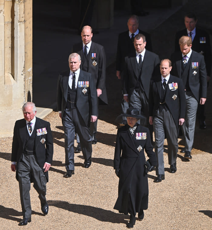 Lo que pasó realmente entre el príncipe Harry, su padre y su hermano tras el funeral del duque de Edimburgo