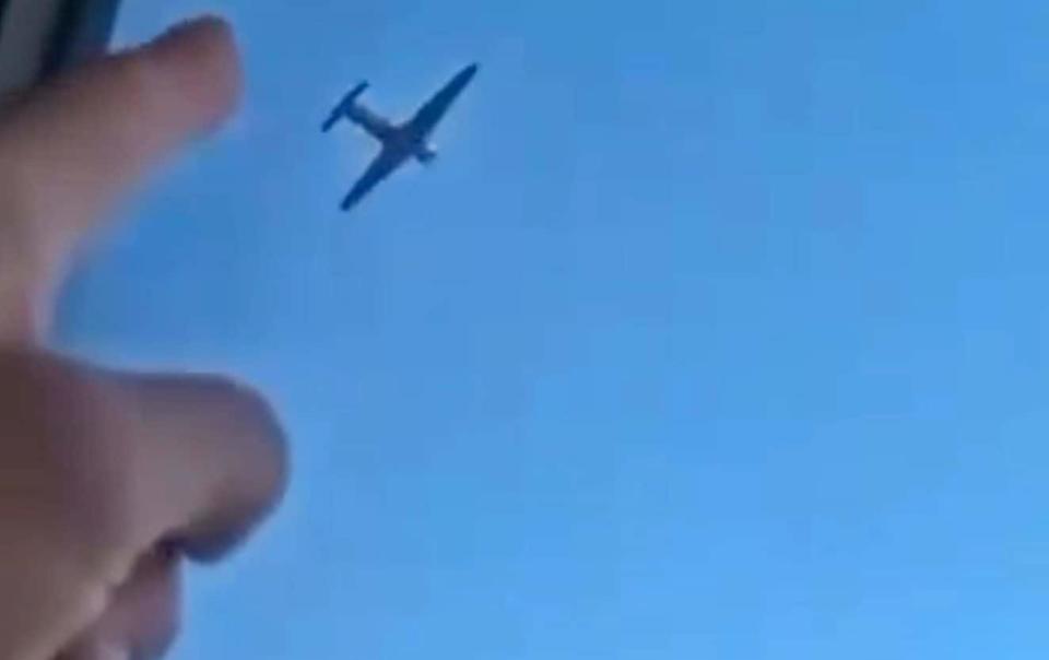 A resident of the village of Ilinskoe, Krasnogorsky district, films an alleged drone flying towards Moscow - Baza via Telegram/Baza via Telegram