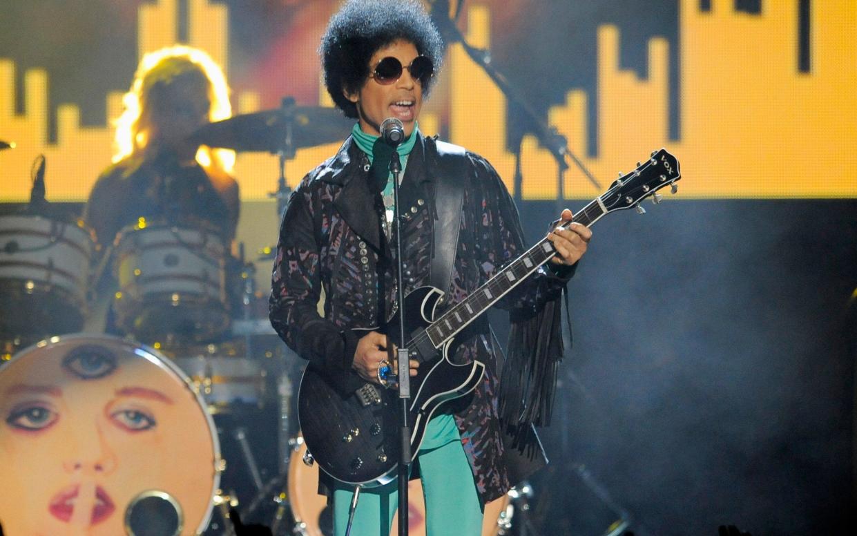 Prince performs at the Billboard Music Awards, 2013 - Invision