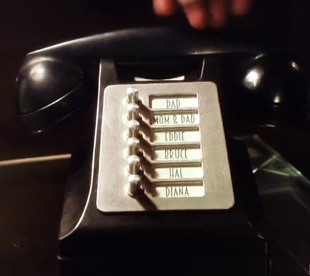 The Flash Barry's Phone on Earth-Two