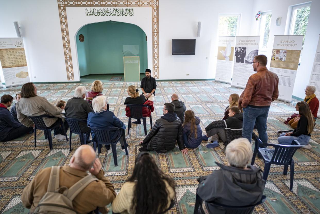 The imam of the Khadija Mosque, in the Pankow district of Berlin, talks to visitors. <a href="https://www.gettyimages.com/detail/news-photo/october-2022-berlin-said-arif-imam-of-the-khadija-mosque-news-photo/1243697775?adppopup=true" rel="nofollow noopener" target="_blank" data-ylk="slk:Fabian Sommer/picture alliance via Getty Images;elm:context_link;itc:0;sec:content-canvas" class="link ">Fabian Sommer/picture alliance via Getty Images</a>