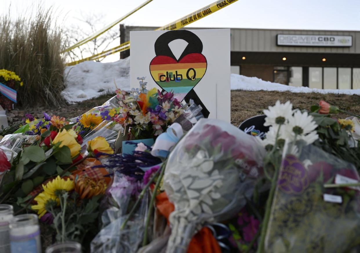 Flowers at a memorial near Club Q <a href="https://www.gettyimages.com/detail/news-photo/people-leaves-flowers-and-other-items-at-a-memorial-near-news-photo/1443134730?phrase=colorado%20shooting&adppopup=true" rel="nofollow noopener" target="_blank" data-ylk="slk:RJ Sangosti/MediaNews Group/The Denver Post via Getty Images;elm:context_link;itc:0;sec:content-canvas" class="link ">RJ Sangosti/MediaNews Group/The Denver Post via Getty Images</a>