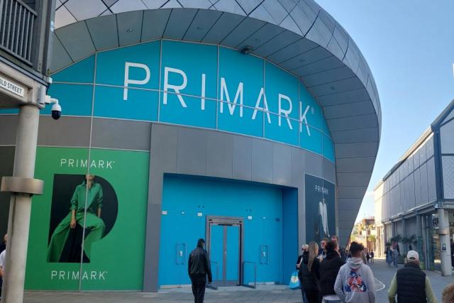 22 Stages Every Girl Goes Through In Primark