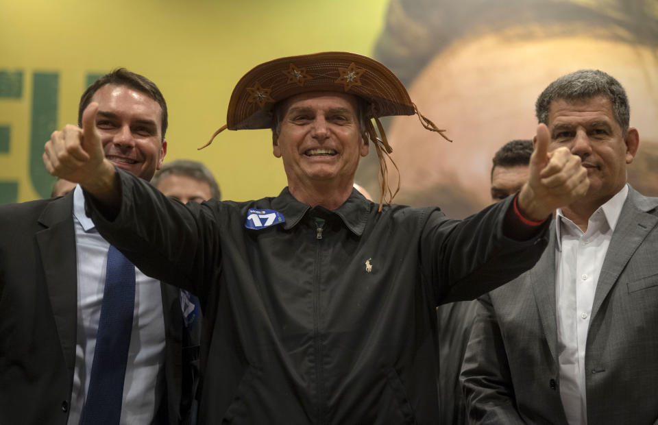 Jair Bolsonaro, dem rechten Kandidaten bei der brasilianischen Präsidentschaftswahl, werden illegale Wahlkampfpraktiken vorgeworfen. (AFP/Archivos | Mauro Pimentel)