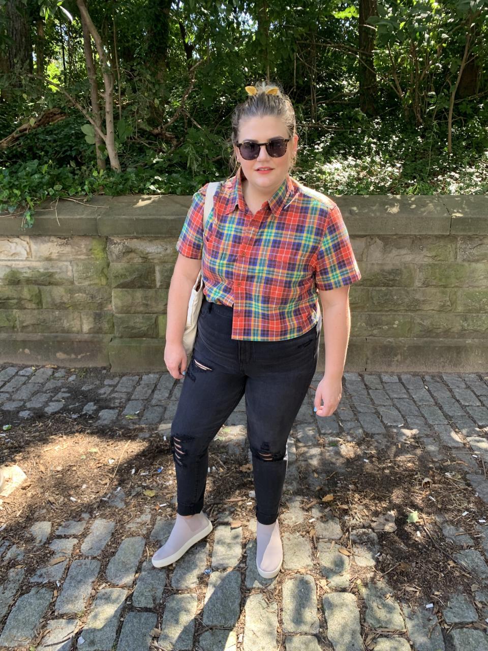 I wore the Chelsea around for a full Saturday, taking them from Prospect Park to Greenpoint. I walked more than 11,000 steps in the Chelsea boot when all said and done. (Photo: Brittany Nims x HuffPost)