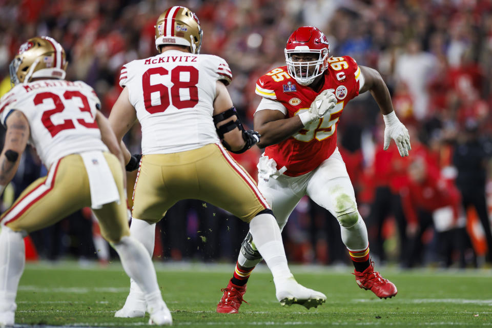 Chris Jones (95) fue designado jugador franquicia el año pasado por los Kansas City Chiefs, a quienes ayudó a ganar el Super Bowl. (Foto: Ryan Kang/Getty Images)