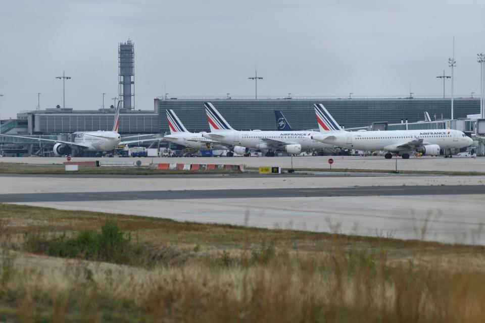 Aeropuerto de París, Francia. (Photo by JULIEN DE ROSA/AFP via Getty Images)