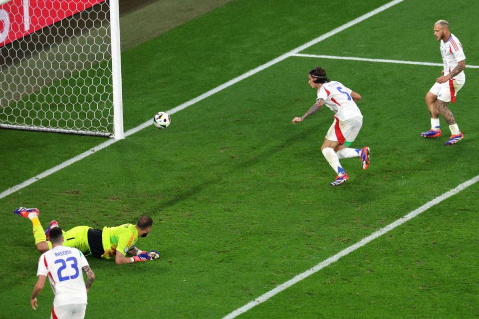 Spain’s goal goes in off Riccardo Calafiori, set up by Williams (Getty Images)