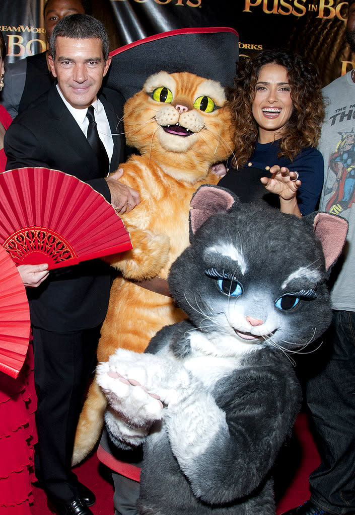 Antonio Banderas and Salma Hayek continued their whirlwind promotion of their upcoming family flick "Puss in Boots," this time at a mall in San Francisco. (10/19/2011)