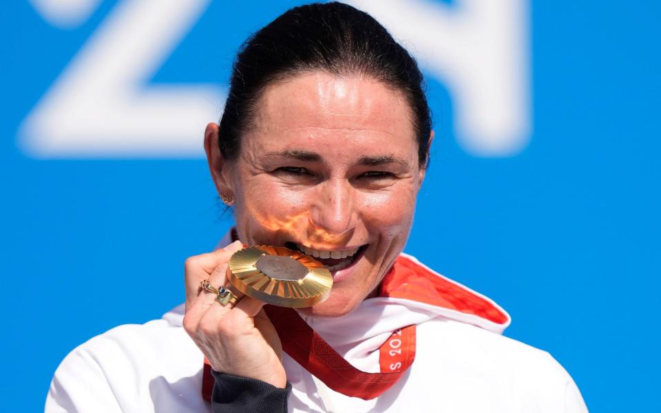 Sarah Storey with her gold medal