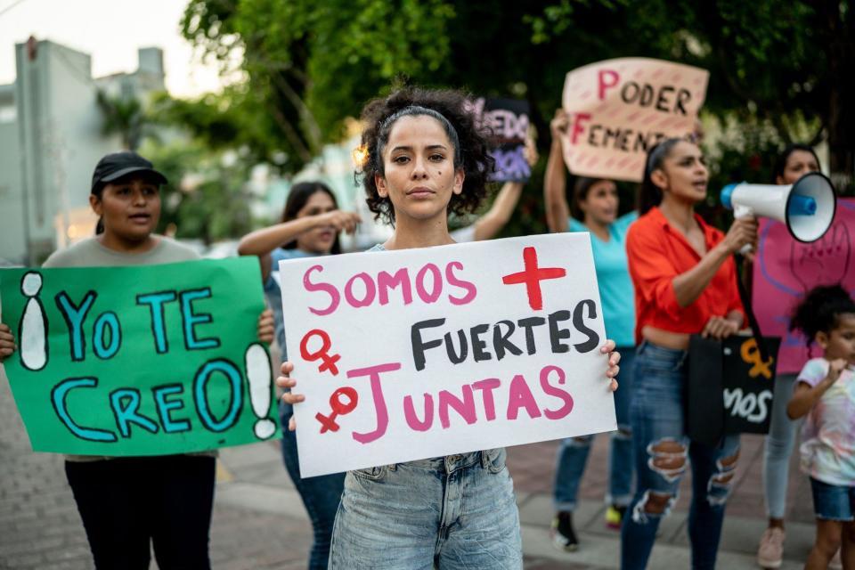 Unas mujeres en una manifestación.