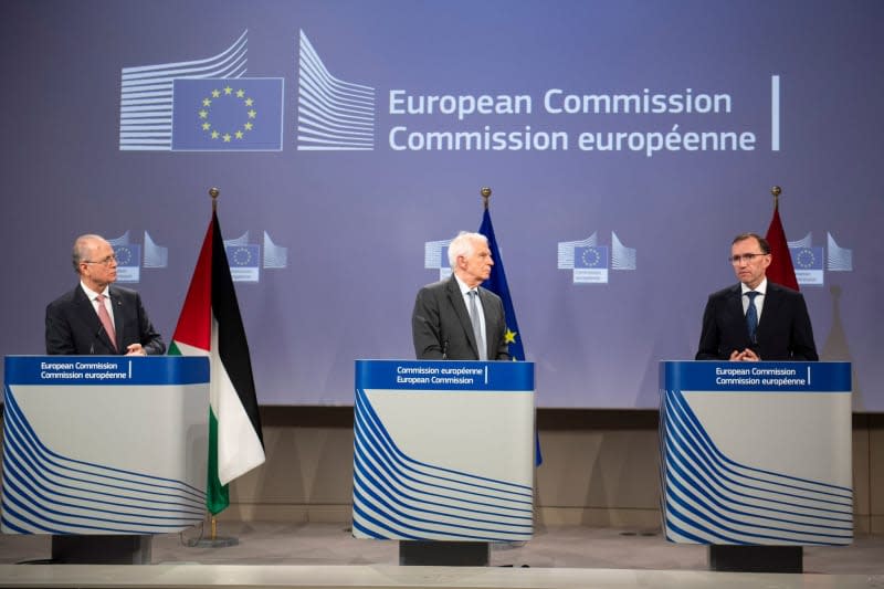 (L-R) Palestinian Prime Minister Mohammed Mustafa, European Union foreign policy chief Josep Borrell and Norwegian Minister of Foreign Affairs Espen Barth Eide speak during a press conference after the Ministerial International Partners Meeting on Palestine. Lukasz Kobus/European Commission/dpa