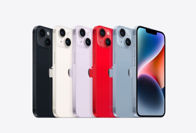 iPhone 14 Plus也即將在明天開賣，共推出藍色、紫色、午夜色、星光色與(PRODUCT) RED五色。（圖／翻攝自蘋果官網）