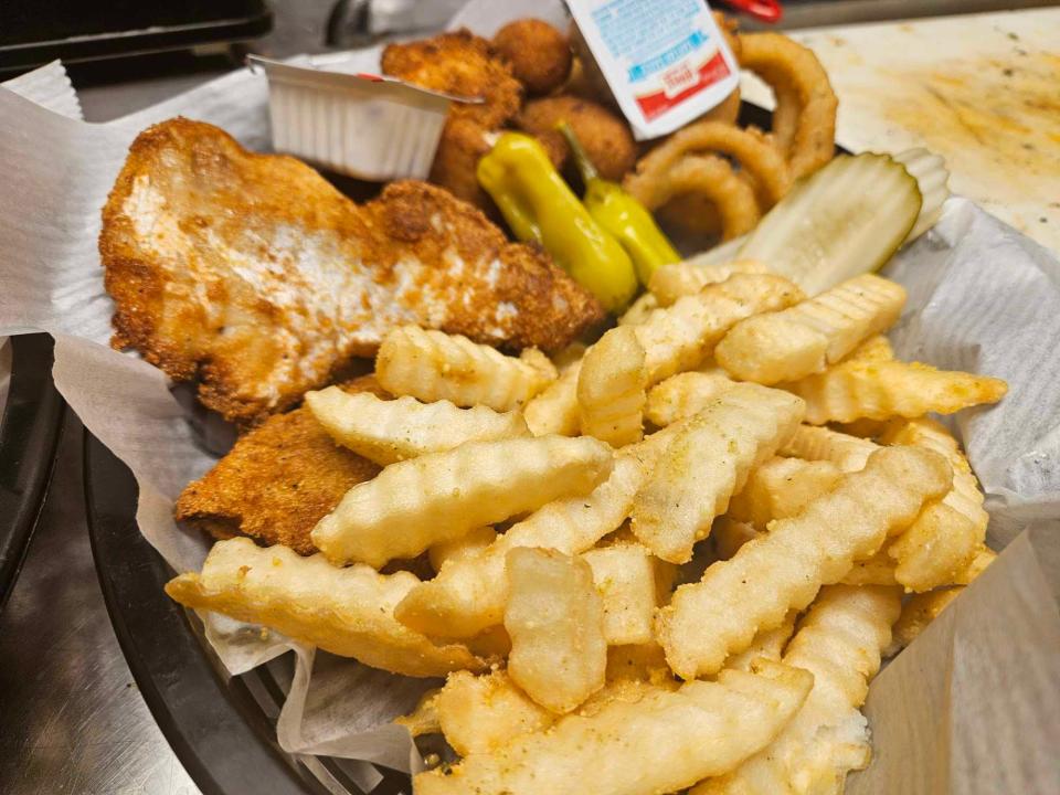 Smoking Butt Heads BBQ in downtown Spartanburg is offering a variety of seafood dishes for the season of Lent. From fried fish to deals on shrimp, this is a feast you can't miss on Fridays.