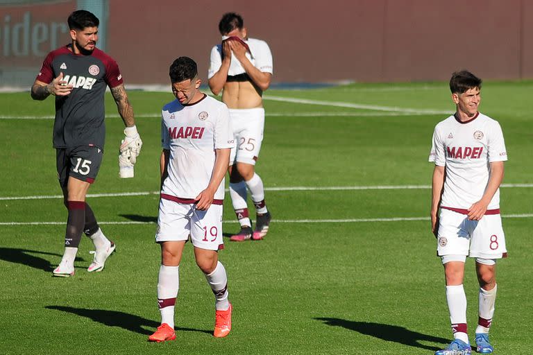 Los jugadores de Lanús perdieron el tren de la punta