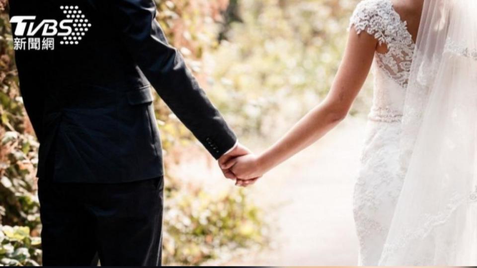 網友認為婚假比結婚禮金還好，因放假可自由安排時間。（示意圖／shutterestock達志影像）