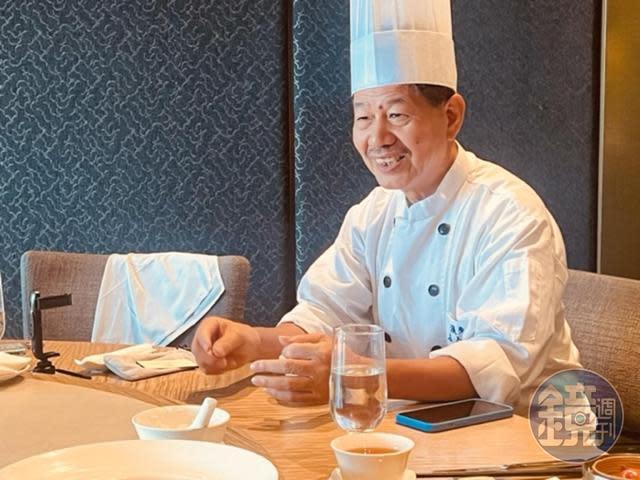 由於疫情影響，香港名廚鄭錦富已經1年多沒來台灣，他直言，不在乎有沒有米其林，在乎的是一直支持他的老客人。