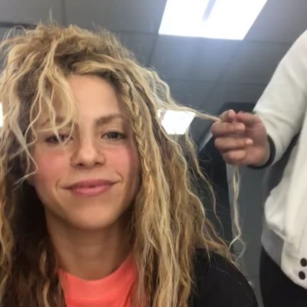 Shakira quiso mostrar su cabellera antes de que sus estilistas la ayudaran. <a href="https://www.instagram.com/shakira/" rel="nofollow noopener" target="_blank" data-ylk="slk:Foto: Shakira/Instagram;elm:context_link;itc:0;sec:content-canvas" class="link ">Foto: Shakira/Instagram</a>