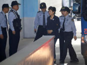 South Korean ousted leader Park Geun-hye arrives at a court in Seoul, South Korea, May 23, 2017. REUTERS/Kim Hong-Ji