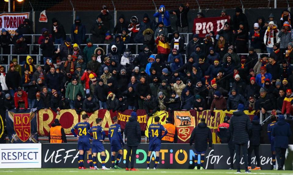 Roma players offer apologies to their travelling supporters.