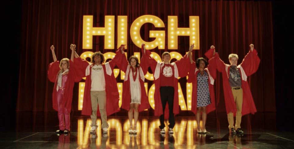 hsm 3 cast stage