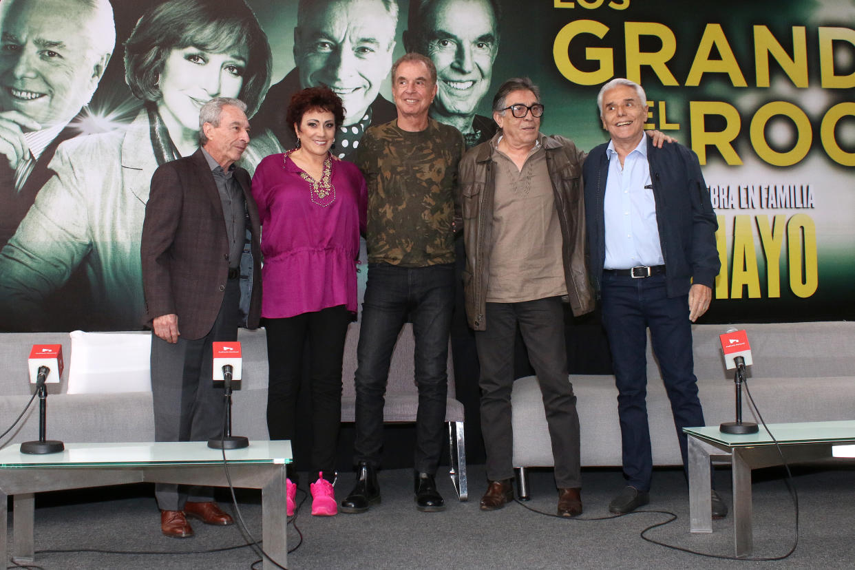 'Los grandes del rock': César Costa, Julissa, Roberto Jordán, Benny Ibarra y Enrique Guzmán en 2019  (Foto: Adrián Monroy/Medios y Media/Getty Images).