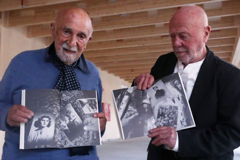 Friendship story between a Belgian Jewish survivor of the Holocaust Gronowski and a Belgian artist Tinel, the son of a Flemish nationalist and Nazi sympathiser, in Brussels