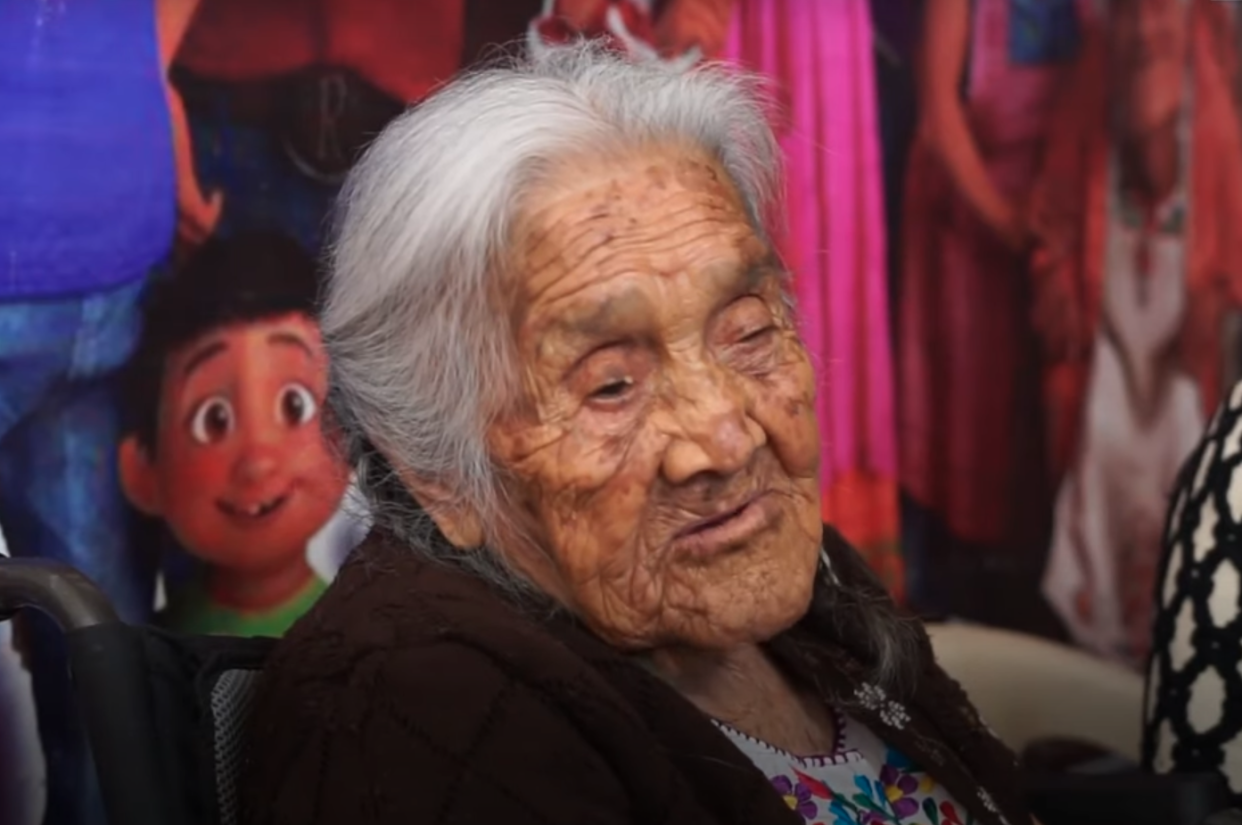 María Salud Ramírez Caballero, la mujer que se hizo famosa por su parecido con el personaje de ‘Mamá Coco’ en la película de Pixar, murió este 16 de octubre de 2020 a los 109 años/Captura de video de El País.