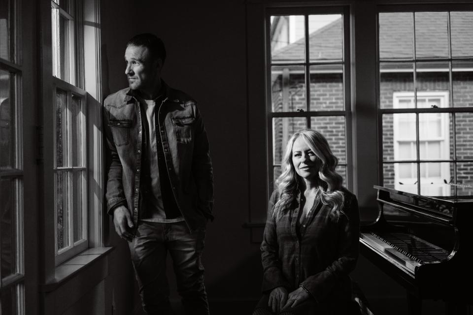 Ryan Stevenson and Deana Carter release new song, Rich