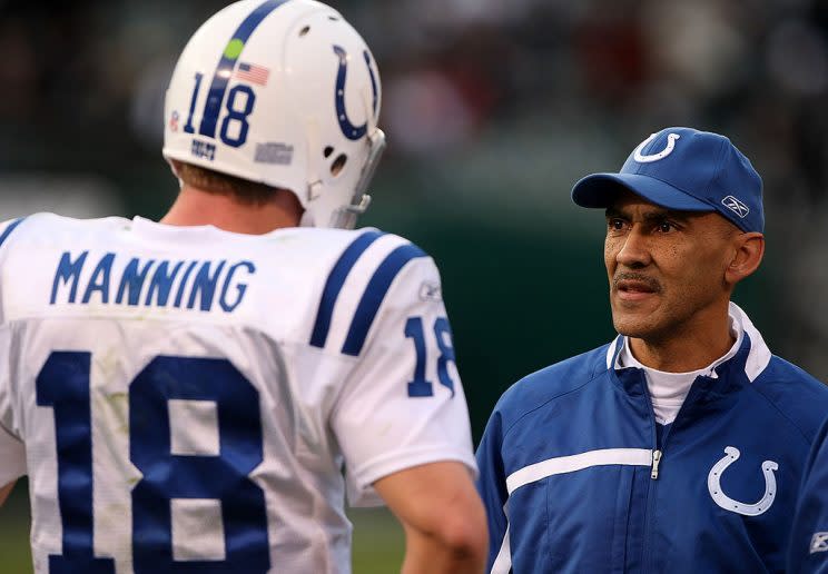 Tony Dungy and unidentified Colts player. (Getty)