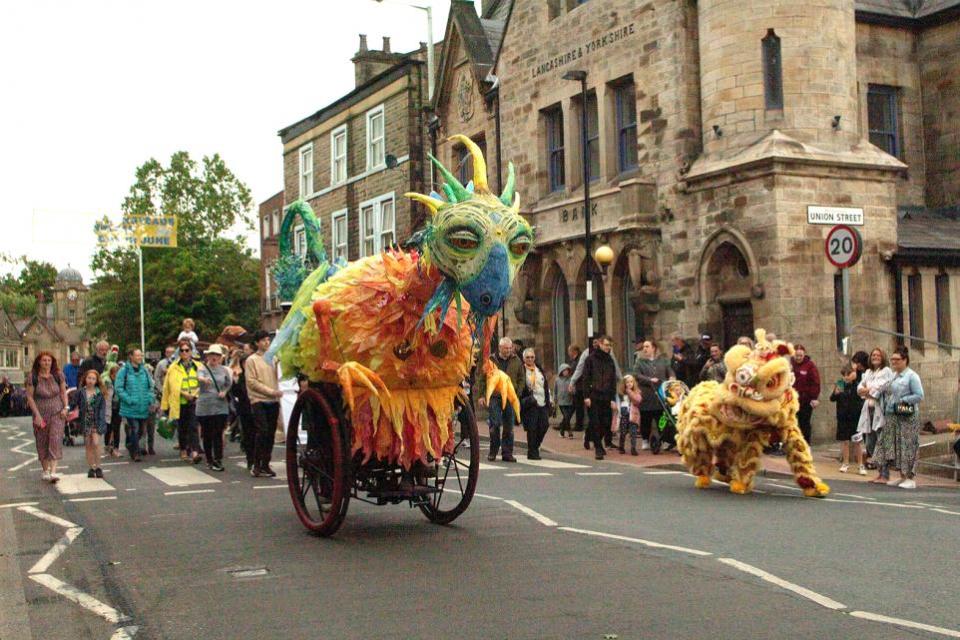 Lancashire Telegraph: Subcampeón - Desfile de Carnaval 2022 –  foto de Bernard Tighe.