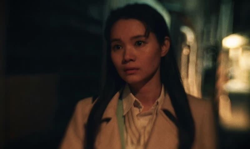 王真琳在《模仿犯》中飾演銀行員鄭嘉儀。（圖／翻攝自王真琳IG）
