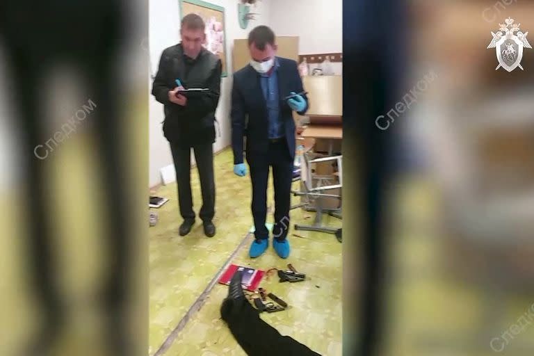 Desesperación en una escuela en Rusia: al menos 13 personas, entre ellos siete niños, fueron asesinados por un atacante que luego se suicidó