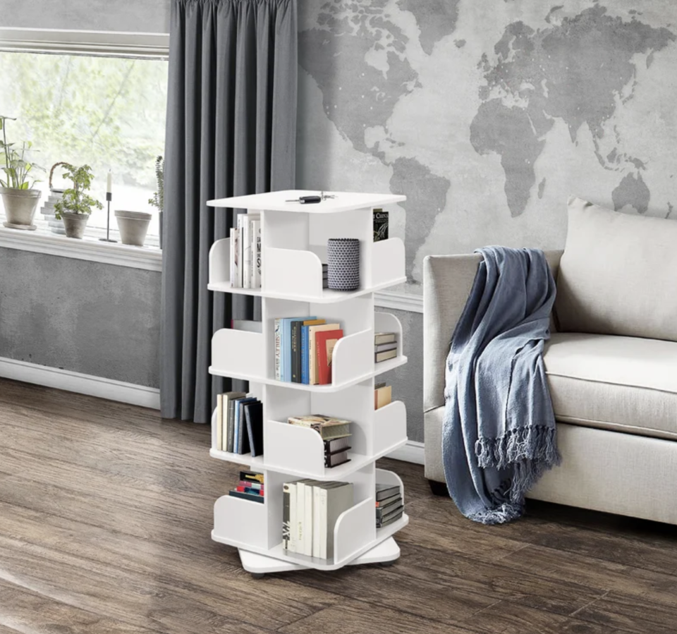 Rotating book shelf