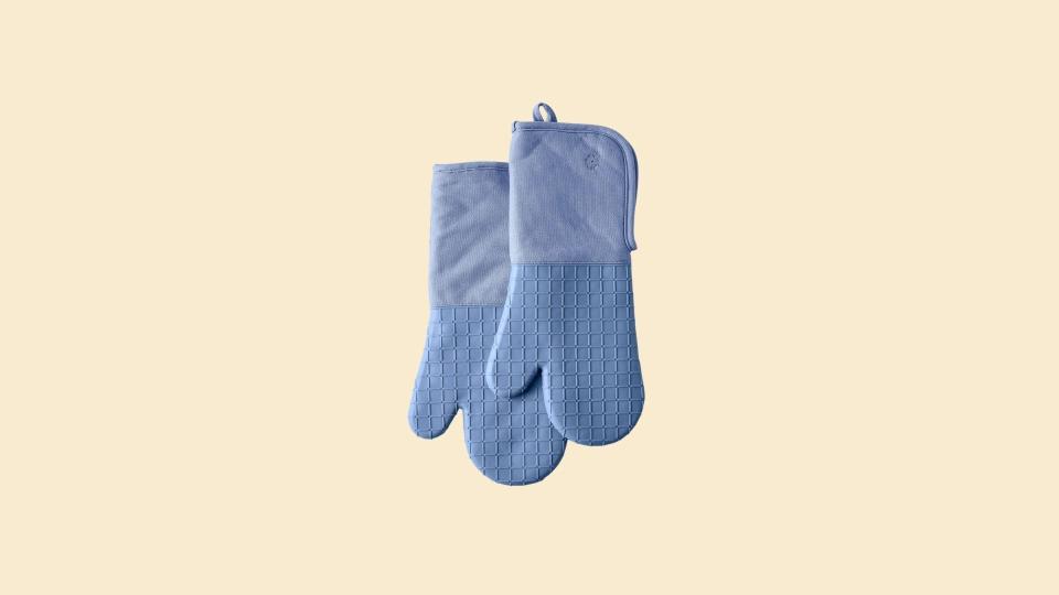 The Food52 Five Two Silicone Oven Mitts are comfortable and machine washable.