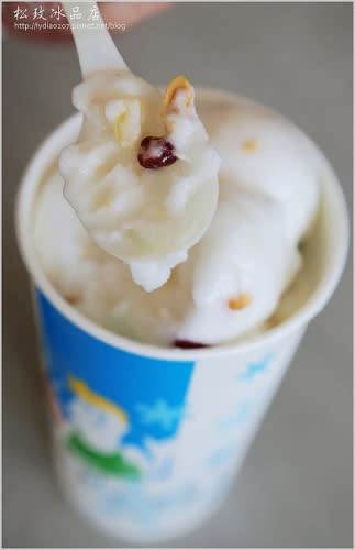 【食記│台南】松玫冰品店~懷念的老字號古早味雪淇冰，冰也有秤斤賣的喔!